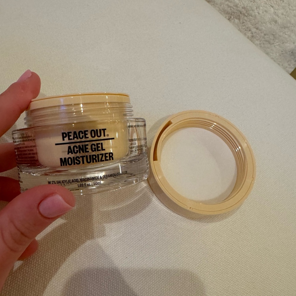 Peace Out Acne Gel Moisturizer - Picture 7 of 8